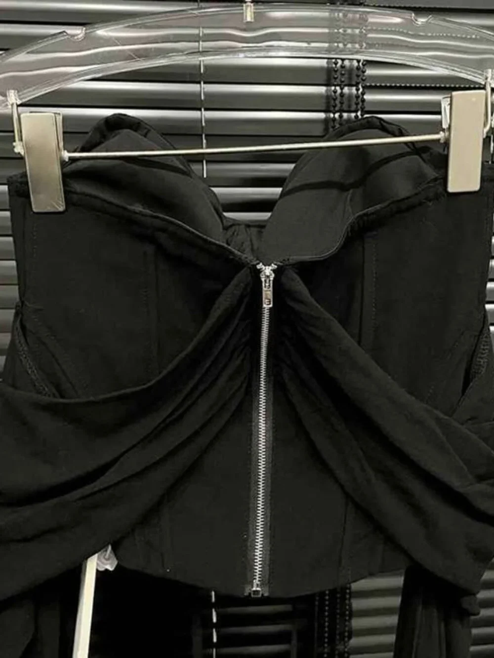N/A dramatic bow